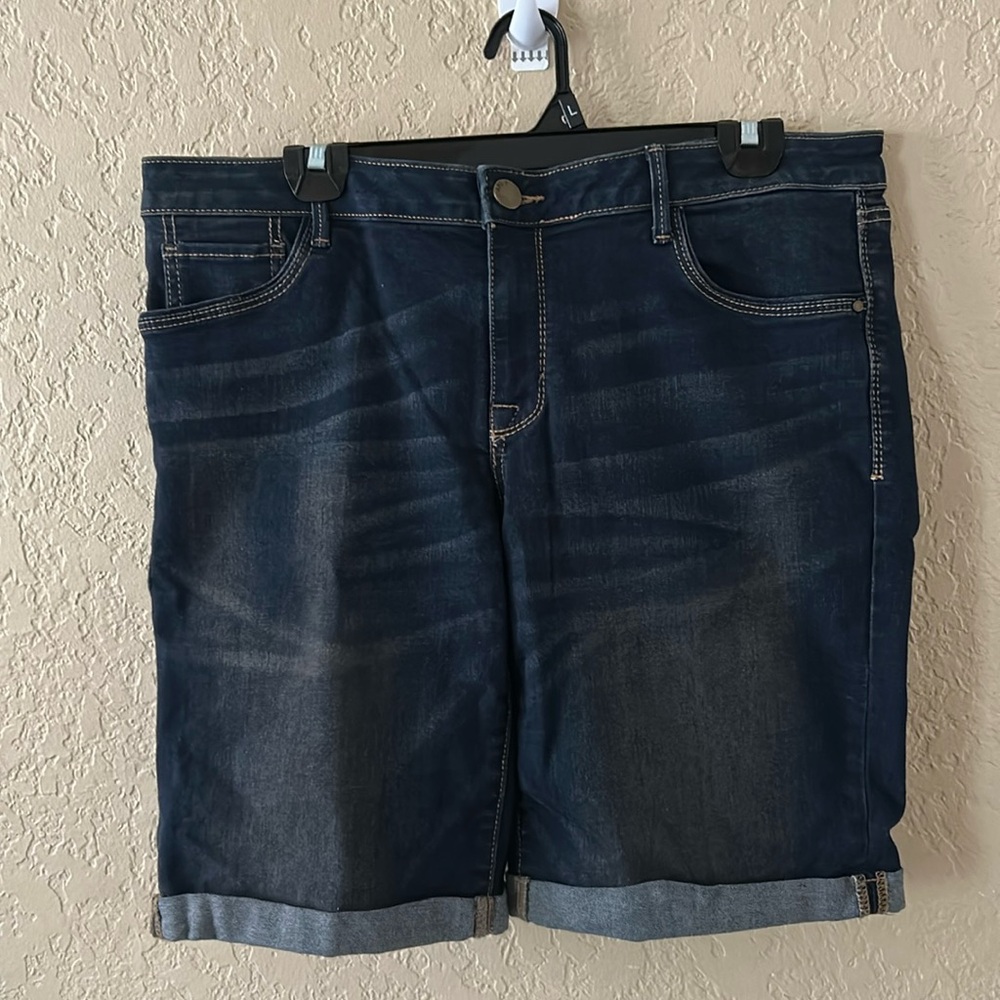 APT 9, Jean cuffed shorts, distressed look. Size 16